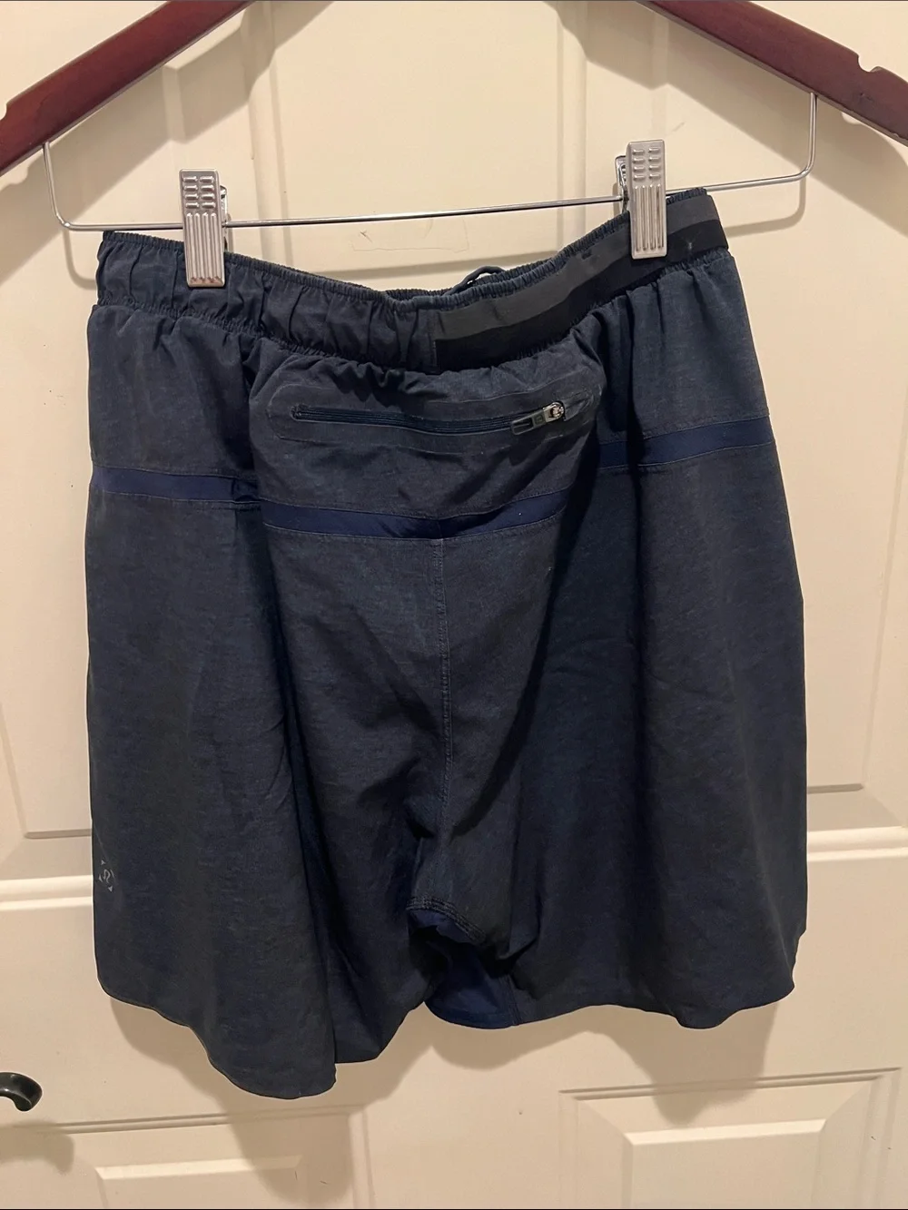 Lululemon Heathered navy unlined 7 Inch inseam men’s small